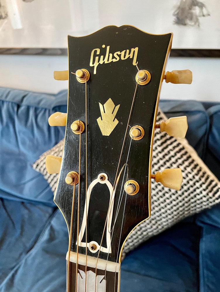 1958-Gibson-J-200