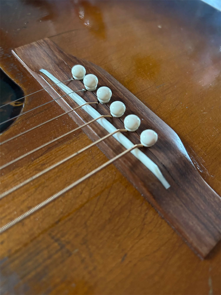 1943 Gibson Southern Jumbo bridge