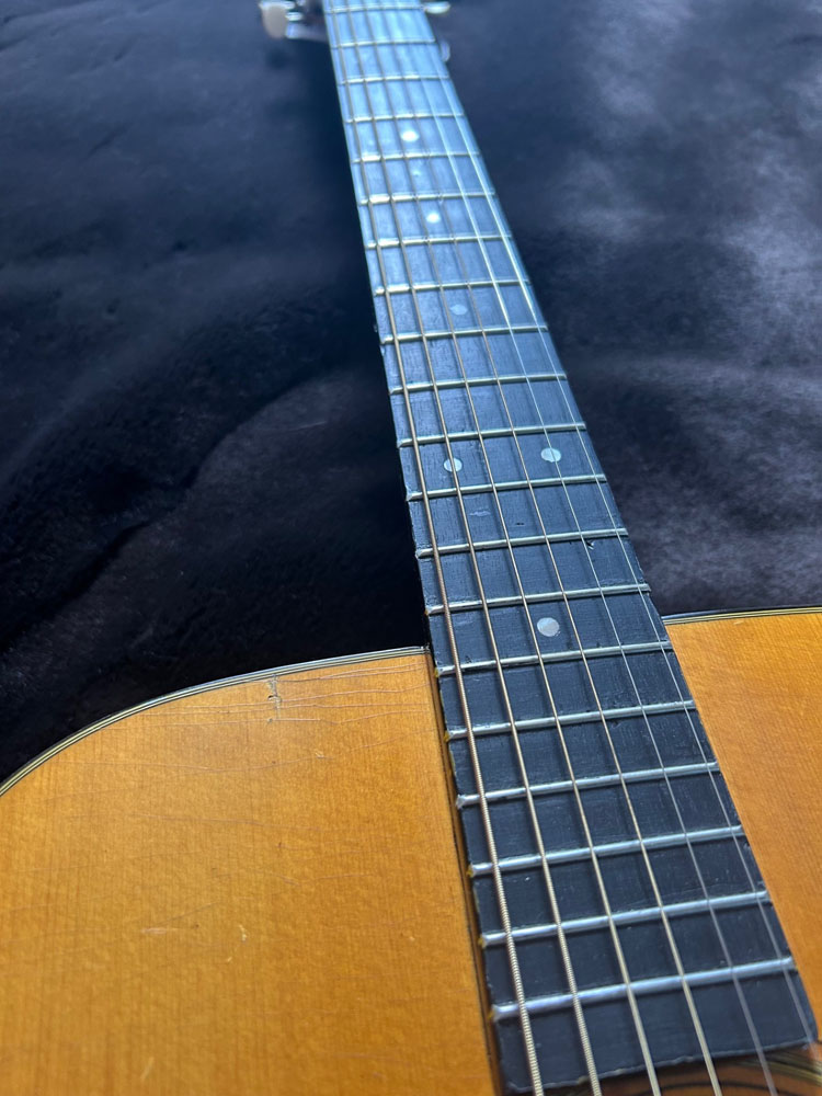 1945 Martin D-18 fingerboard
