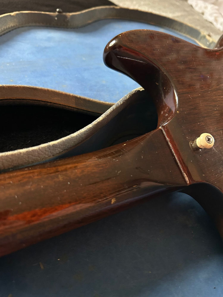 1965 Asymmetrical Cut Epiphone Olympic heel