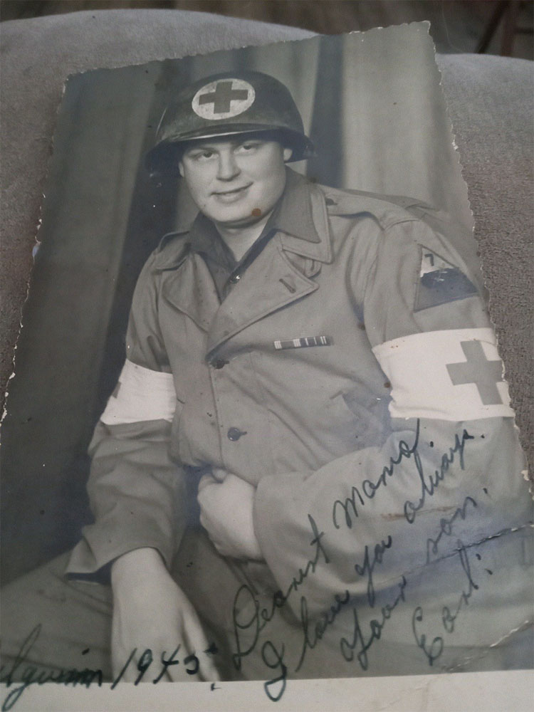 Army medic, former owner of 1940 Martin D-28 guitar