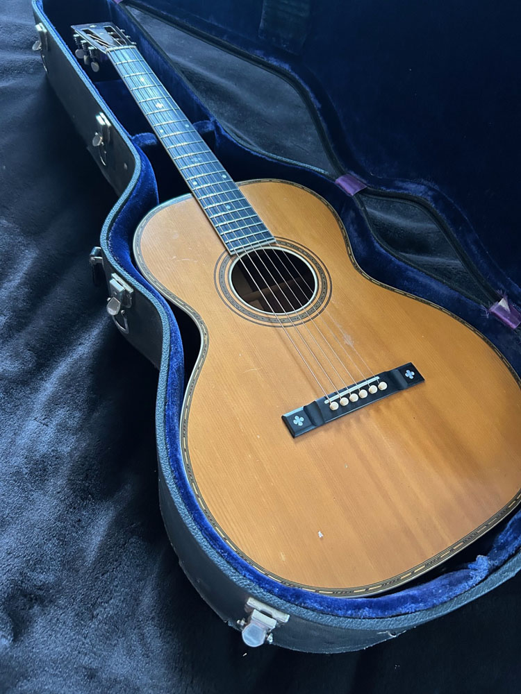 1930-Larson-Brothers-Guitar