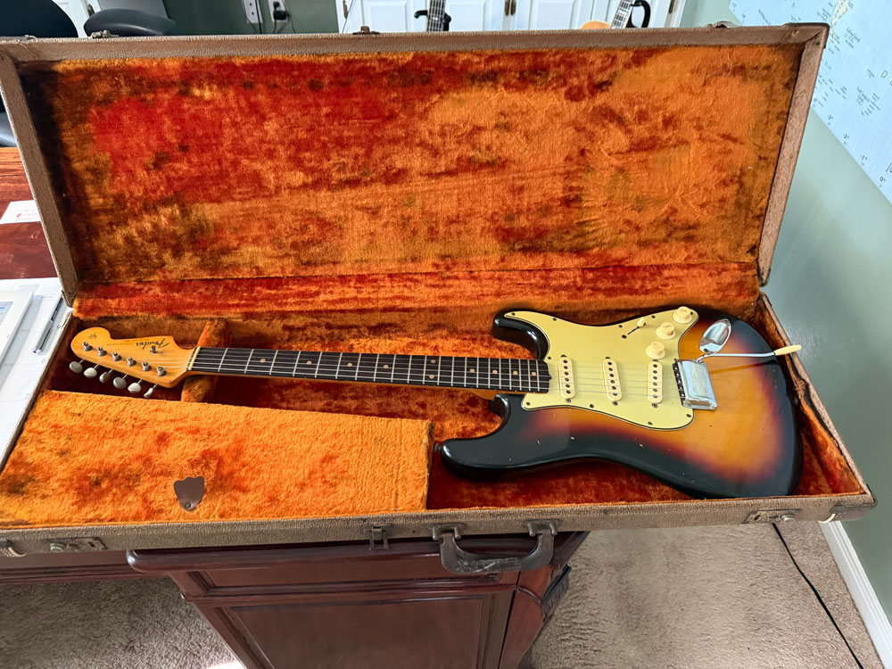 1962 Fender Stratocaster in the case